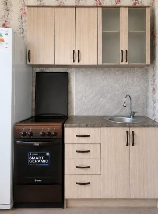 СРОЧНО! КУХНЯ 1.8м + ЭЛЕКТРОПЛИТА 
Дешевле новой в 2 раза!
Продам кухо