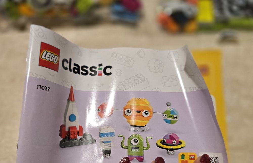 LEGO Classic Creative Space Planets