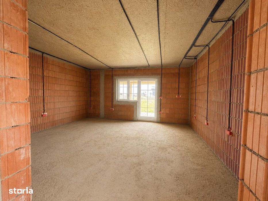 Duplex despărțit | 4 cam | 2 băi | Toate utilitățile | Zonă centrala