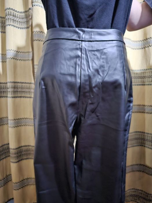Продаю брюки эко кожа