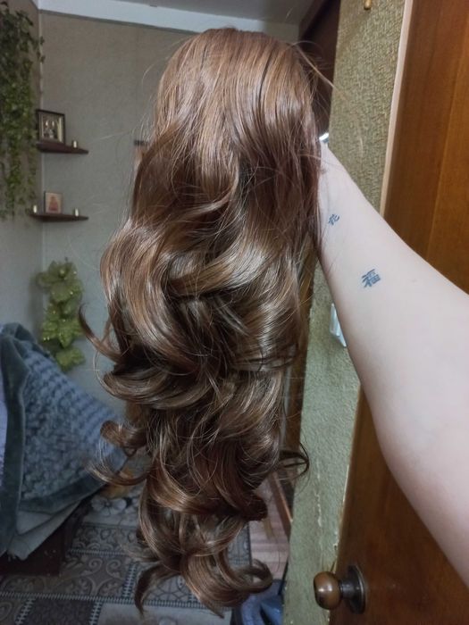 Волосы хвост на заколке