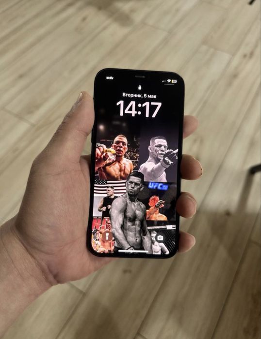 Продам айфон 12 128гб