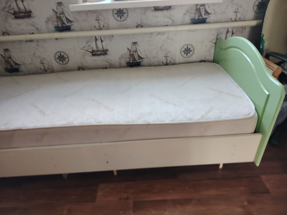 Кровать односпальная