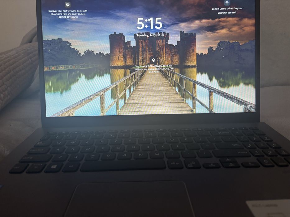 LAPTOP ASUS procesor Intel ecran Nanoedge