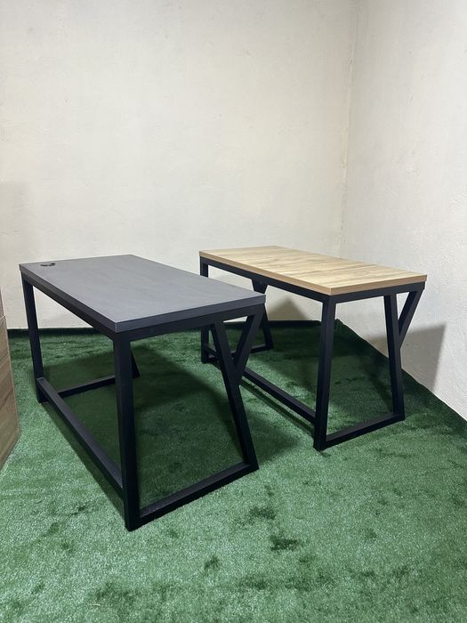 Стол в стиле лофт