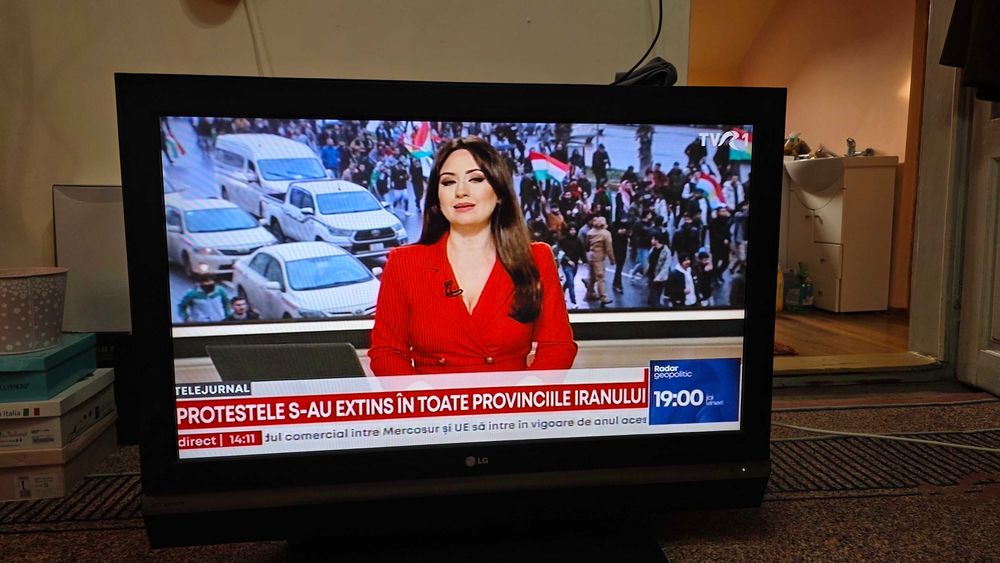 Vand tv LCD LG 42LE2R