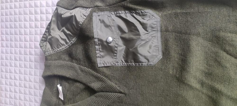 Кофта мужская цвета хаки