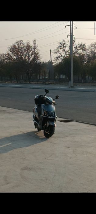 Skuter sotiladi 600$