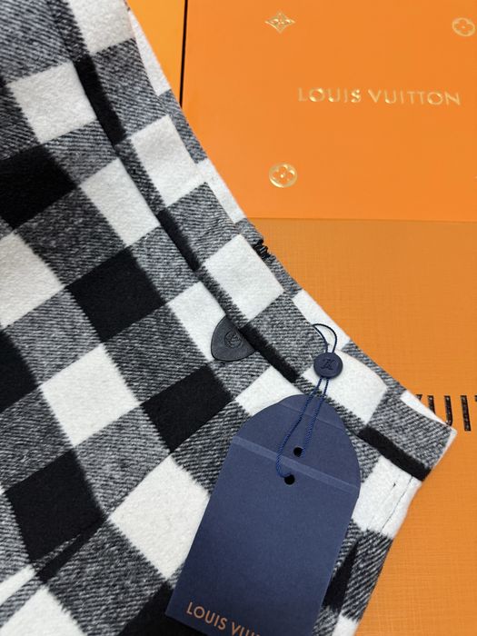 LVL дамска пола New Season