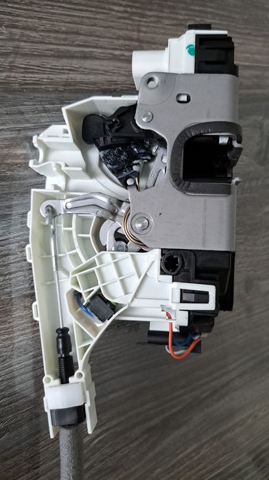 Încuietoare ușă Electrică Sprinter Crafter 2006 2017 Închizătoare Nouă