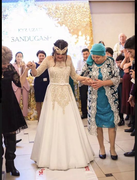 Свадебное платье