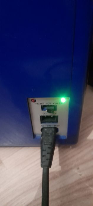 Vând mini frigider pentru casa sau masina