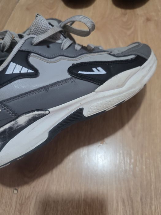 Продам кросовки   warrior в плохом состоянии