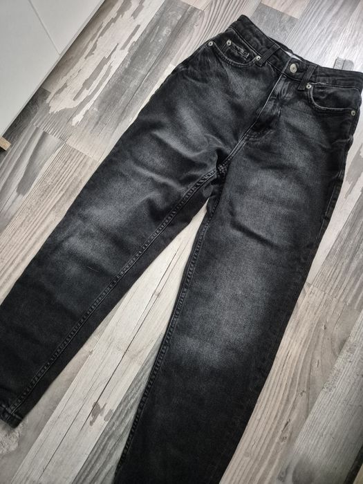 Blugi talie înaltă