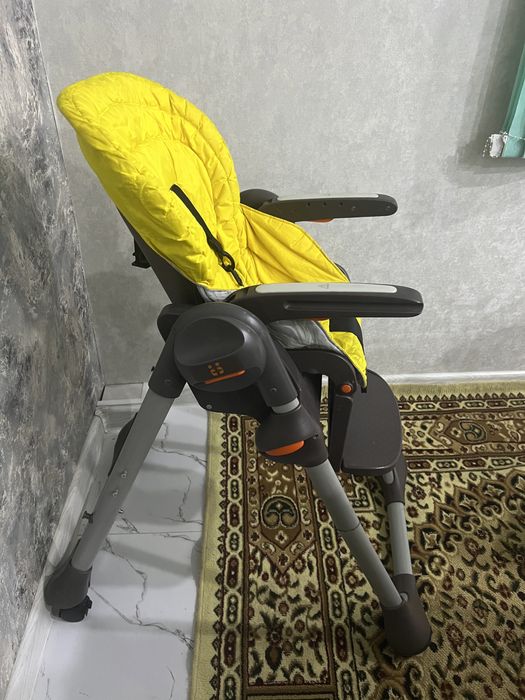 Детский столик пластик.