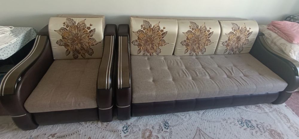 Продам диван с креслом