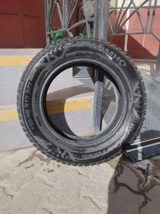 Продам комплект зимных шин