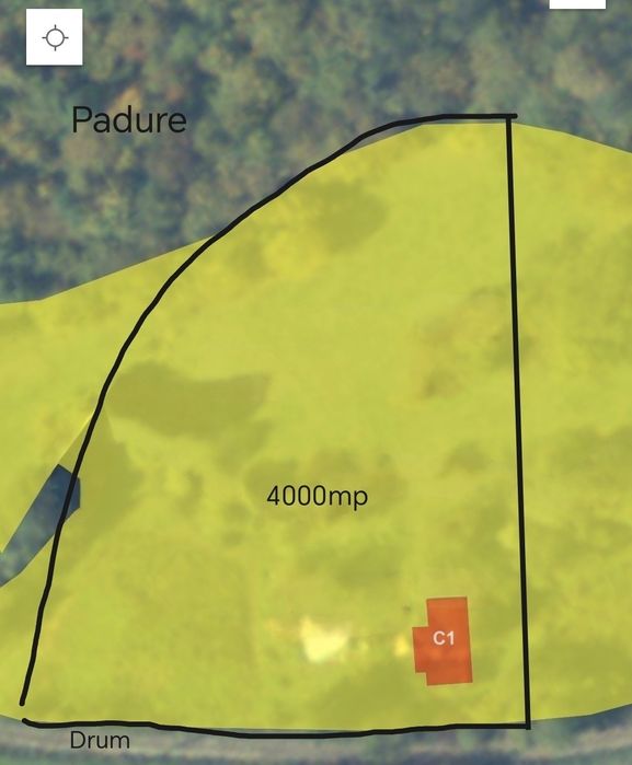 Vând casă de vacanță: beci, parter, mansardă teren 4000mp