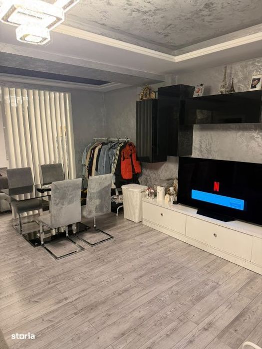 Apartament 3 camere de Inchiriat strada Verii