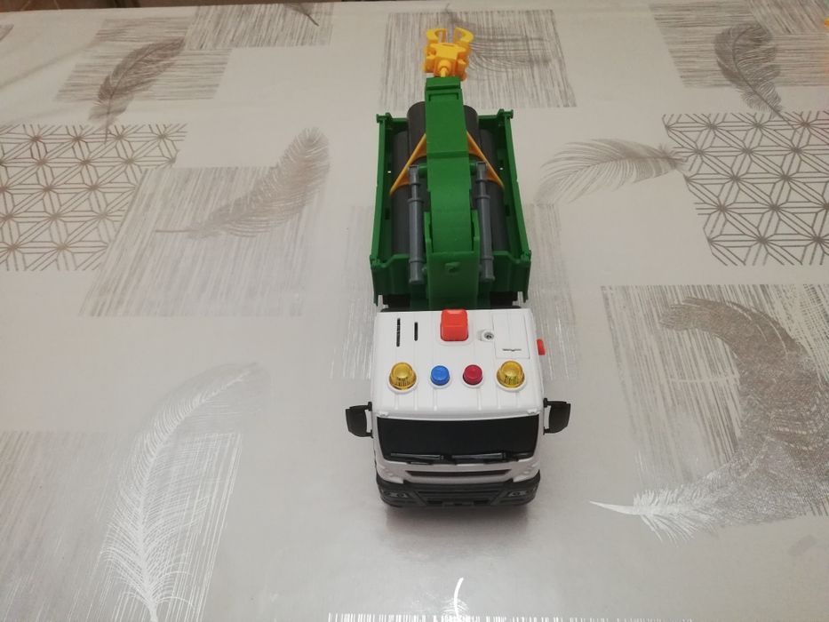 Продам Игрушкыный Трубовоз