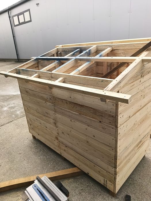 Cușcă pentru găini