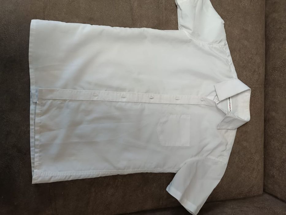 Продам школьный костюм