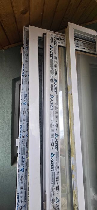 Врати с огледало от двете страни