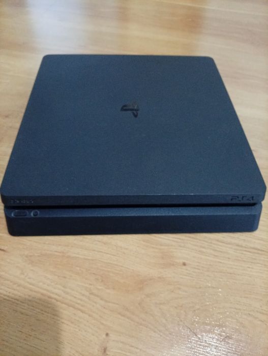 Consola Playstation PS4 slim 500 GB,