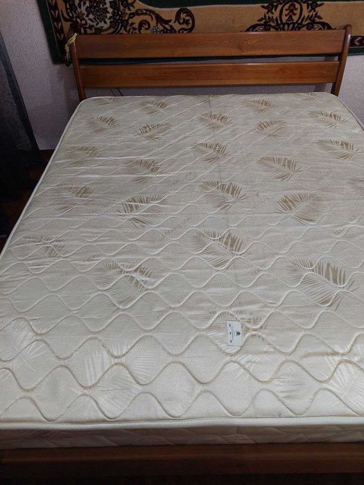 Деревянная  кровать