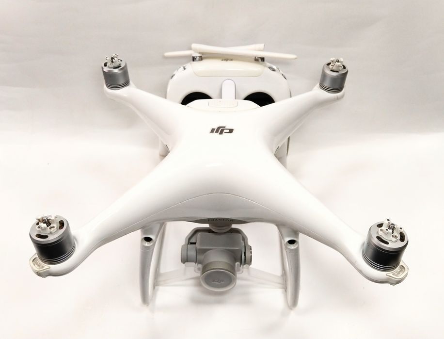 DJI Phantom 4 pro квадрокоптер