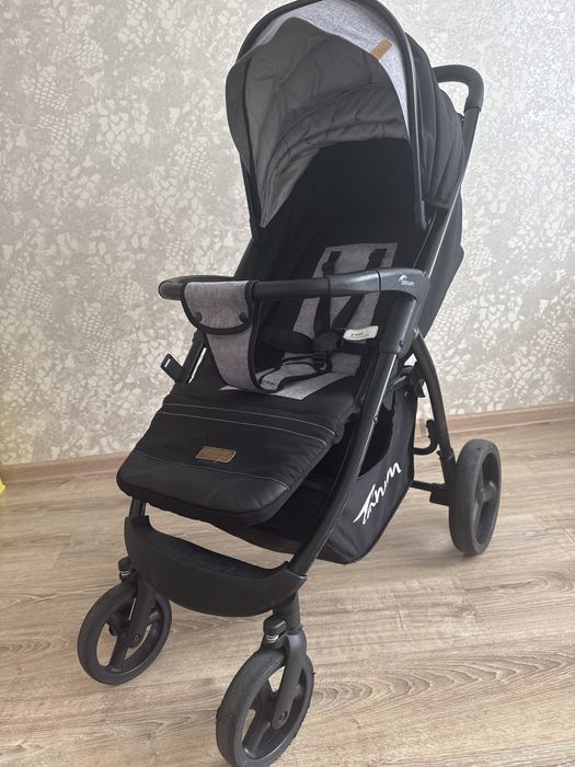 Продам детскую коляску