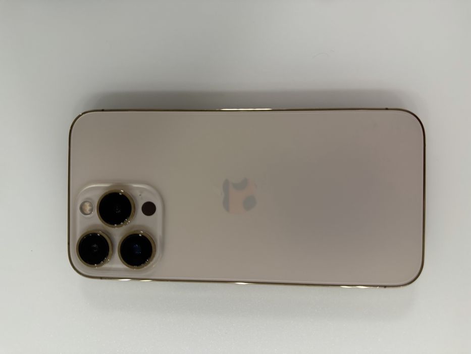 Продавам iphone 13 pro