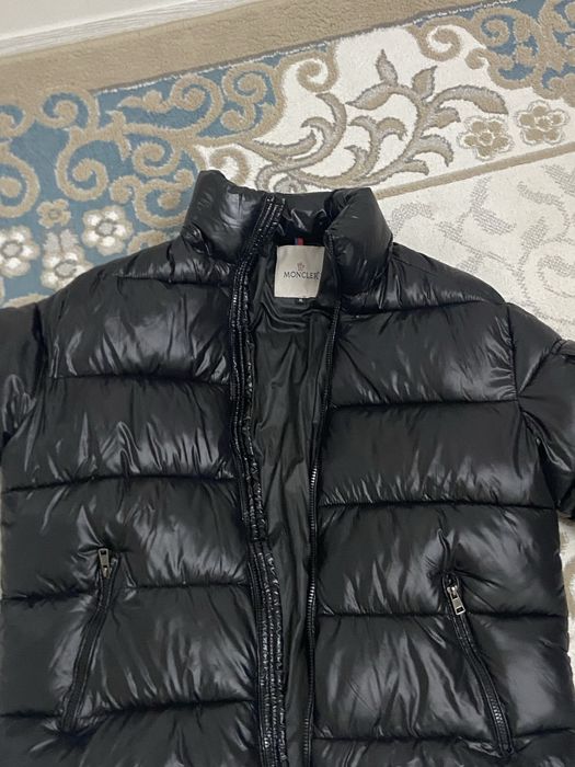 Пуховик Moncler сроч