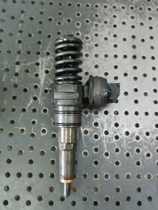 Injector 038130073bl  1.9 tdi bnv bkc bls bxe audi a3 8p seat ibiza 6l altea 5p leon 1p toledo 5p
