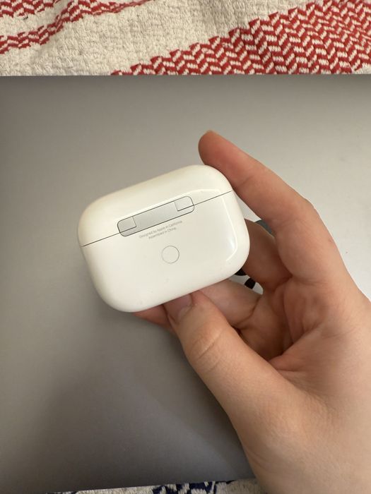 Кейс (без наушников) от Airpods