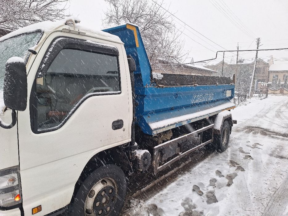 Зил Исузу самосвал хизмати строй мусор щебень, клинец, чиноз кум