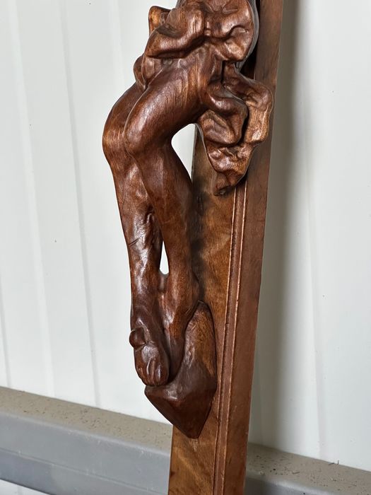 Crucifix din lemn de maslin