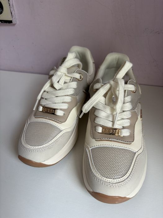 Стилни маратонки Guess