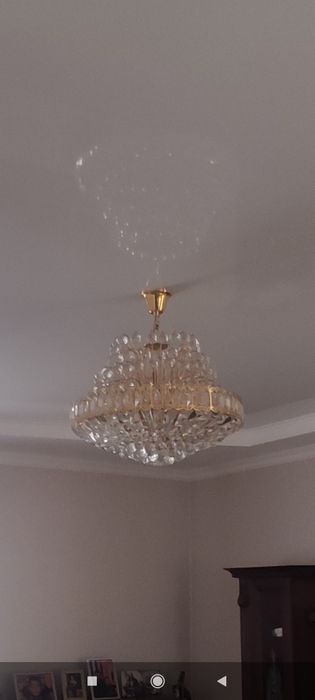 Продам 2 люстры обьемные