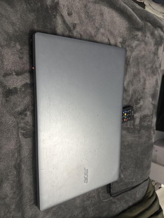 Vand leptop acer  i5 4258U  16gb ram 1600mhz hdd 466gb intel(R) iris(TM) Graphics 5100 2gb