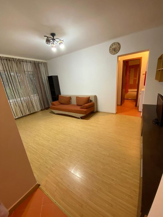 Inchiriez apartament  cu doua camere