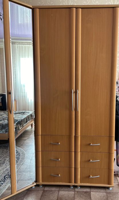 Продам спальный гарнитур