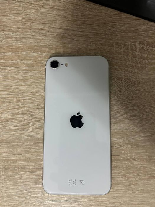 IPhone SE 2020год