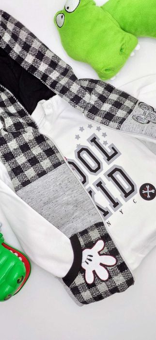 Set BONCUK compus din pantaloni, vesta cu gluga cu fermoar si bluza