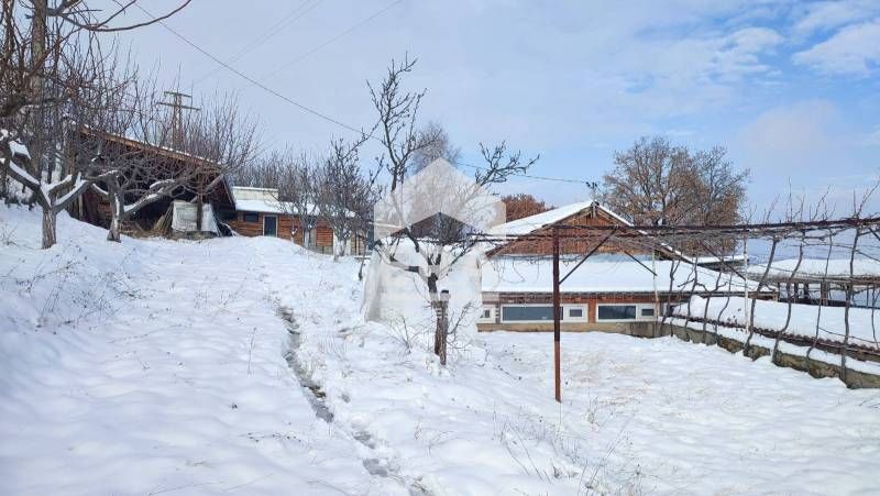 Къща в с.Логодаж с панорамна гледка