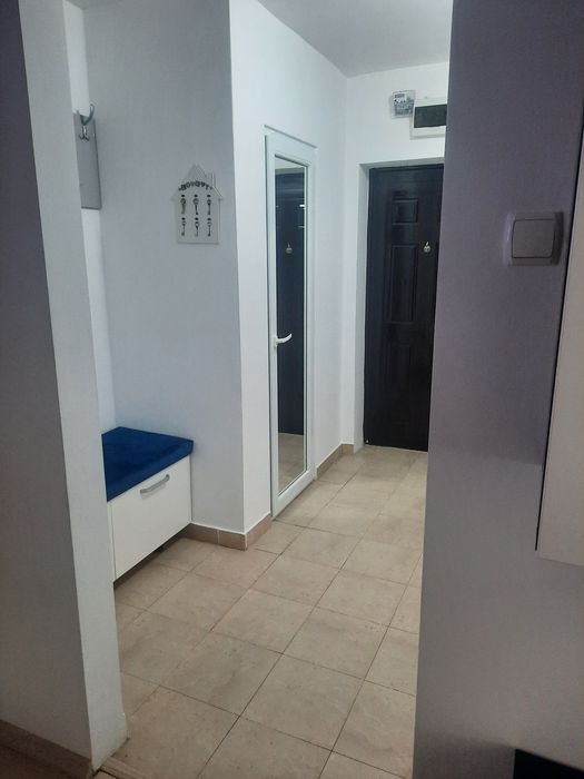 Închiriez apartament 2 camere zona centrală — fotografia 2