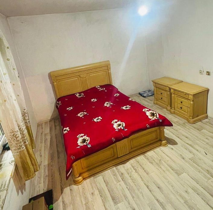 Продается спальный гарнитур