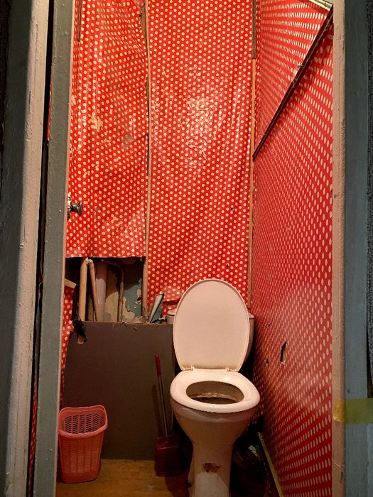 Xonadon  1 xonali  sergili tuman turon metro yonida index bozor oldi