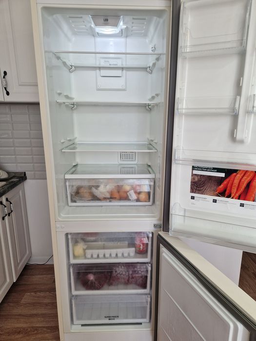 Холодильник Hotpoint Ariston (проблема с вентилятором)