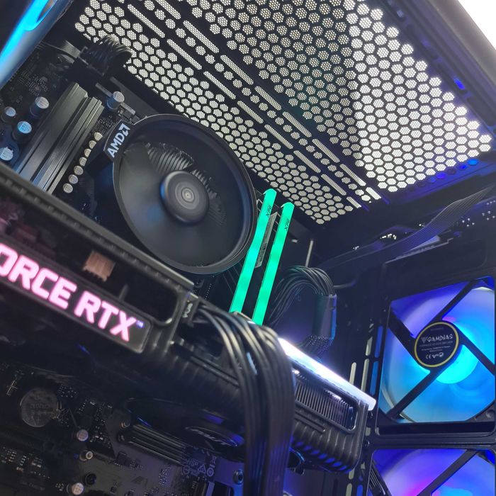 Геймърски компютър! RTX 3060 , Ryzen 5 5500 ,16GB RAM/Нов+Гаранция!